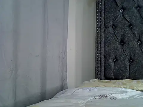 sexxyleslyy online show from 07/28/26, 08:52