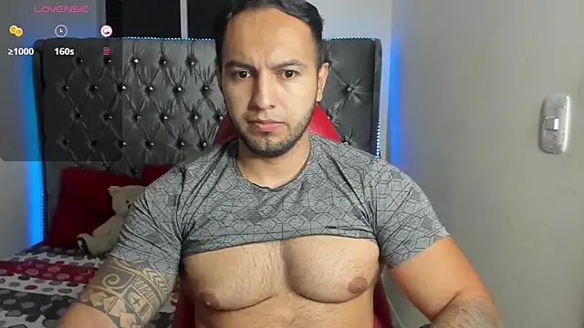 Snapshot of mrloganfuck1 chatting on 05/30/26, 06:43 mrloganfuck1 online show from 05/30/26, 06:43