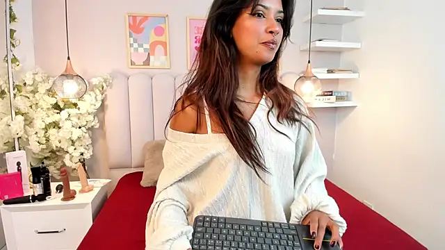 alessia  noir  online show from 07/27/26, 09:22