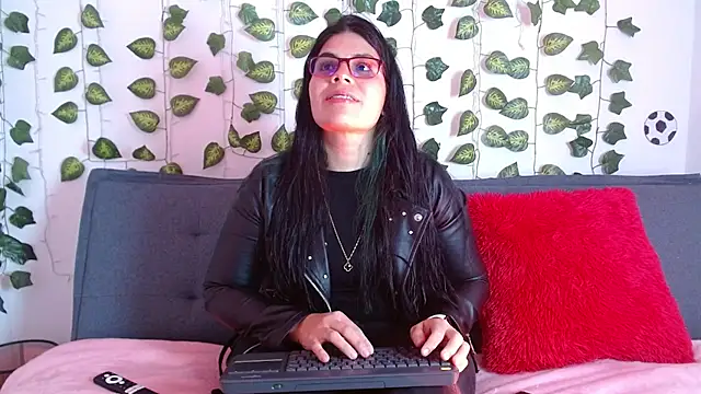 isabella black1 online show from 08/03/26, 10:24
