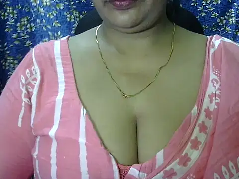 Snapshot of SARITA_03 chatting on 07/29/26, 10:13 SARITA 03 online show from 07/29/26, 10:13