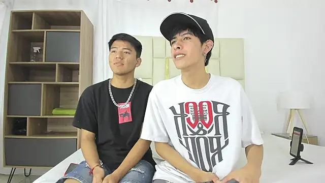 I S A K   online show from 07/30/26, 11:42