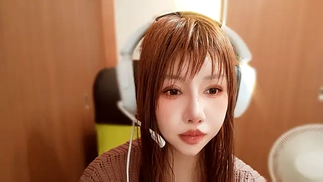 Snapshot of mew-mia-meow chatting on 07/30/26, 07:18 mew-mia-meow online show from 07/30/26, 07:18