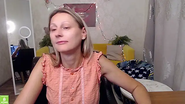 Snapshot of Sunny_bunnu chatting on 07/31/26, 06:57 Sunny bunnu online show from 07/31/26, 06:57
