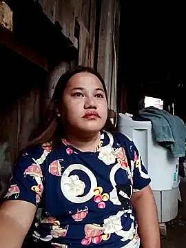 Snapshot of Andrea0414 chatting on 12/12/24, 10:31 Andrea0414 online show from 12/12/24, 10:31