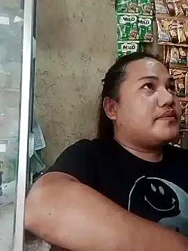 Snapshot of Andrea0414 chatting on 02/06/25, 07:56 Andrea0414 online show from 02/06/25, 07:56