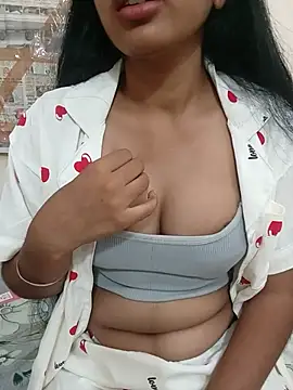 Snapshot of shivani_jha_ chatting on 07/31/26, 04:28 shivani jha online show from 07/31/26, 04:28