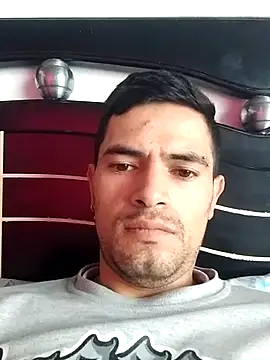 Snapshot of miguel93angel chatting on 07/31/26, 01:32 miguel93angel online show from 07/31/26, 01:32