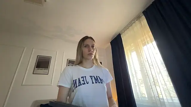 CherryRoseLove  online show from 08/04/26, 01:03