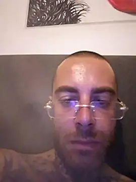 secretvibes1 online show from 08/04/26, 01:03