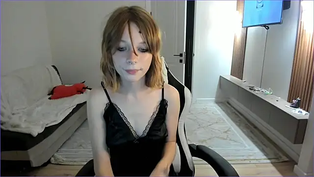 Snapshot of miss_mollysally chatting on 08/07/26, 01:35 miss mollysally online show from 08/07/26, 01:35
