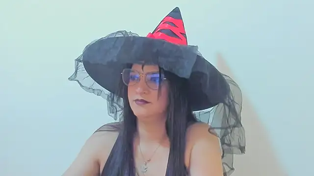 MARILYN GARCIA online show from 10/31/25, 03:13