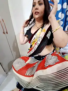Diamondkohi82 online show from 08/04/26, 07:27