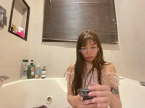 RENESME E online show from 08/05/26, 01:52