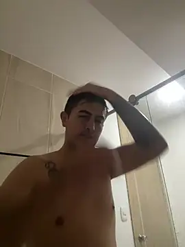 Snapshot of Maxi_lopez chatting on 08/05/26, 04:59 Maxi lopez online show from 08/05/26, 04:59