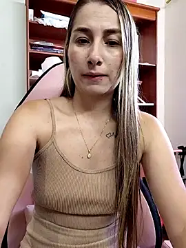 Lipzzy sun20 online show from 08/08/26, 04:31