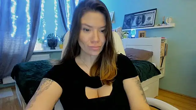 NickyBlein23 online show from 12/04/24, 07:17