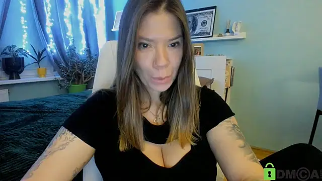 NickyBlein23 online show from 12/05/24, 06:21