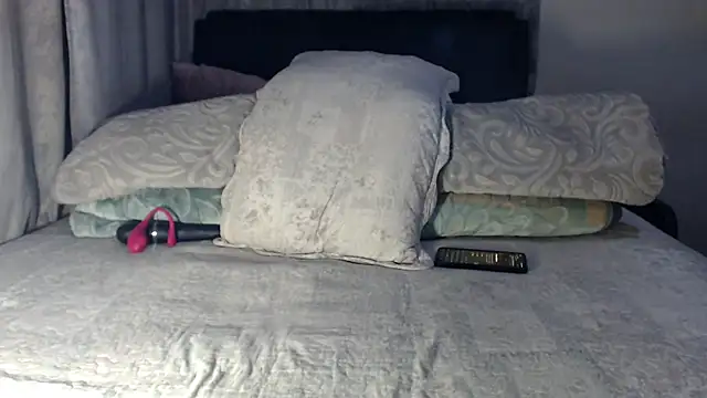 leanna23 online show from 12/31/24, 10:34