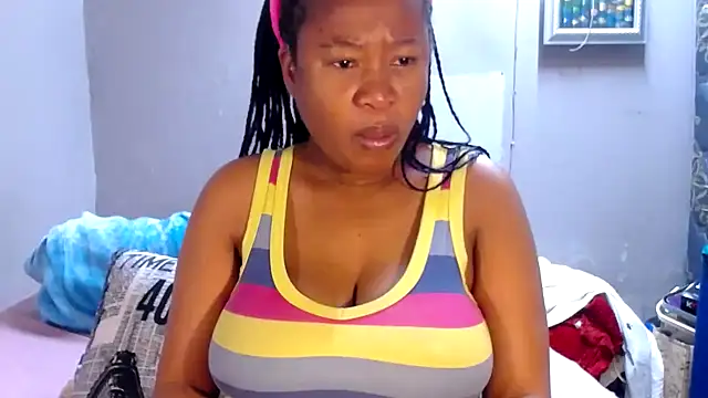 Snapshot of BigAreola26 chatting on 09/30/25, 03:33 BigAreola26 online show from 09/30/25, 03:33