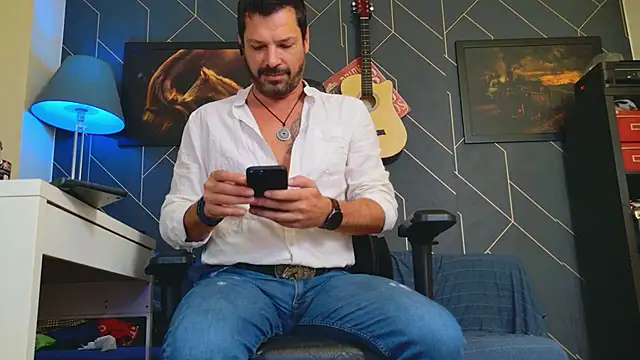 ChrisKox online show from 10/10/25, 05:06