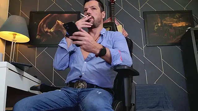 Snapshot of ChrisKox chatting on 11/01/25, 06:15 ChrisKox online show from 11/01/25, 06:15