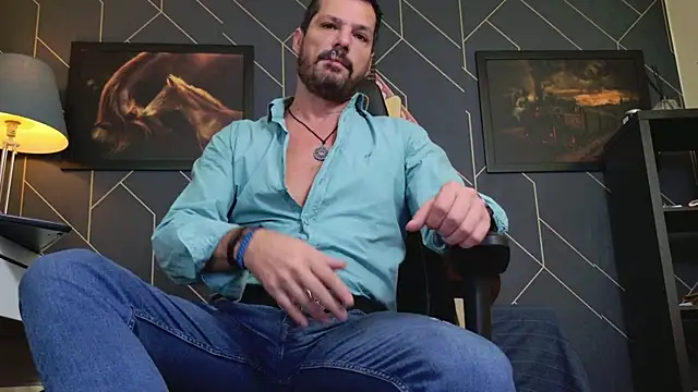 Snapshot of ChrisKox chatting on 11/03/25, 02:35 ChrisKox online show from 11/03/25, 02:35