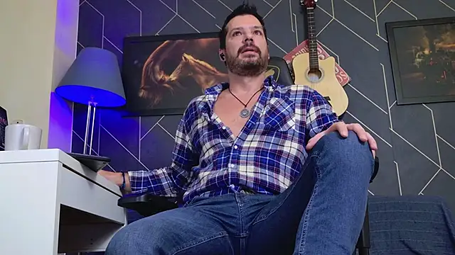 Snapshot of ChrisKox chatting on 11/20/25, 05:29 ChrisKox online show from 11/20/25, 05:29