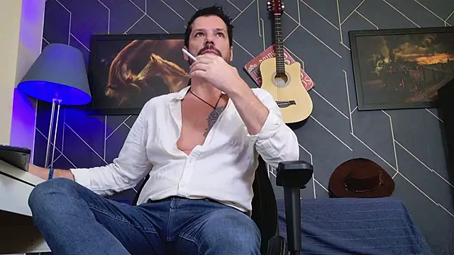 Snapshot of ChrisKox chatting on 11/24/25, 04:56 ChrisKox online show from 11/24/25, 04:56