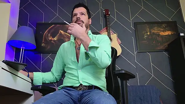 Snapshot of ChrisKox chatting on 11/29/25, 02:36 ChrisKox online show from 11/29/25, 02:36