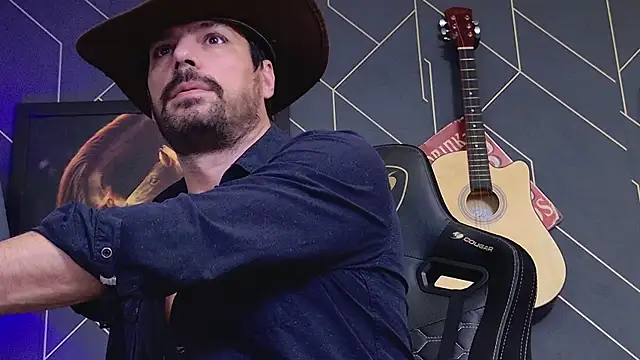 Snapshot of ChrisKox chatting on 11/29/25, 02:42 ChrisKox online show from 11/29/25, 02:42