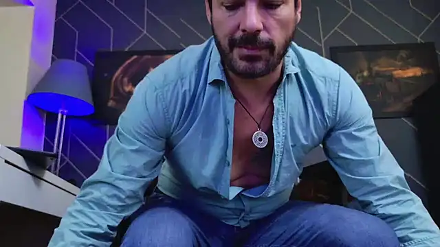 Snapshot of ChrisKox chatting on 12/01/25, 05:56 ChrisKox online show from 12/01/25, 05:56