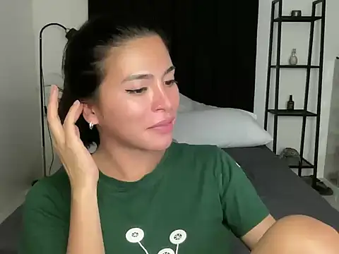 your bianca69 online show from 12/19/24, 06:56