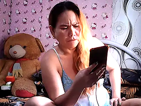 Snapshot of lovely-asian chatting on 03/19/25, 03:20 lovely-asian online show from 03/19/25, 03:20