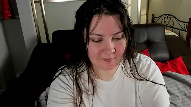 Snapshot of MarySwon chatting on 12/25/24, 05:15 MarySwon online show from 12/25/24, 05:15