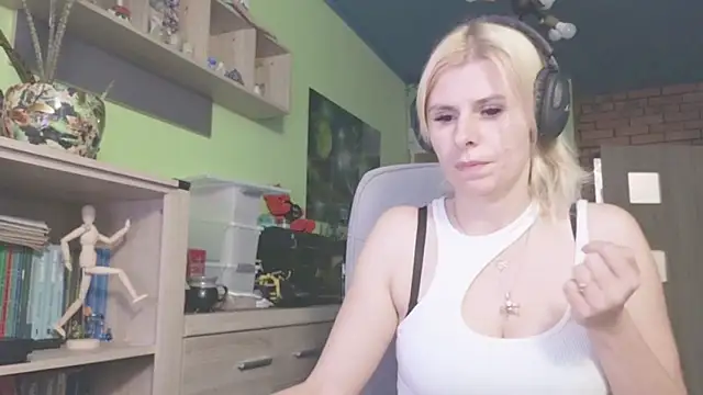 karmija online show from 11/14/25, 06:50