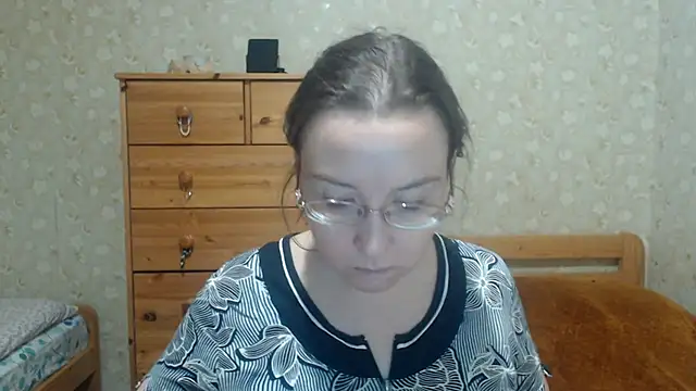 Snapshot of Smart_Rose chatting on 11/24/25, 04:51 Smart Rose online show from 11/24/25, 04:51