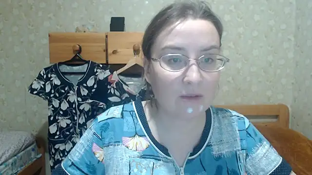 Snapshot of Smart_Rose chatting on 11/26/25, 03:24 Smart Rose online show from 11/26/25, 03:24