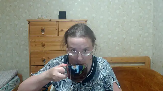 Snapshot of Smart_Rose chatting on 12/14/25, 04:56 Smart Rose online show from 12/14/25, 04:56