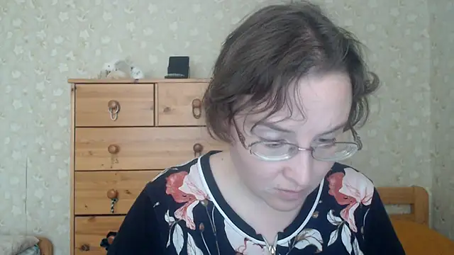 Snapshot of Smart_Rose chatting on 04/06/26, 02:29 Smart Rose online show from 04/06/26, 02:29