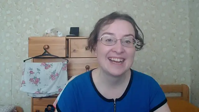 Snapshot of Smart_Rose chatting on 04/10/26, 12:32 Smart Rose online show from 04/10/26, 12:32