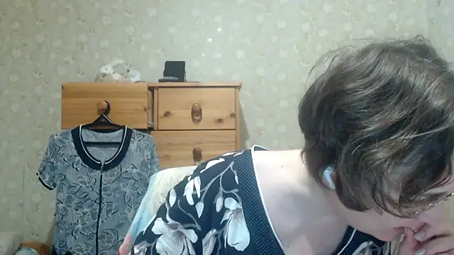 Snapshot of Smart_Rose chatting on 04/15/26, 08:09 Smart Rose online show from 04/15/26, 08:09