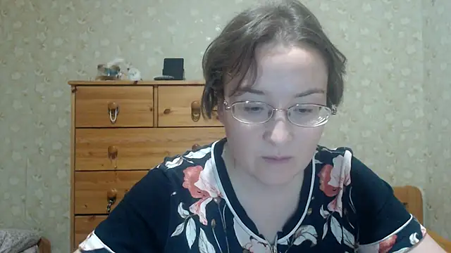 Snapshot of Smart_Rose chatting on 04/18/26, 09:04 Smart Rose online show from 04/18/26, 09:04