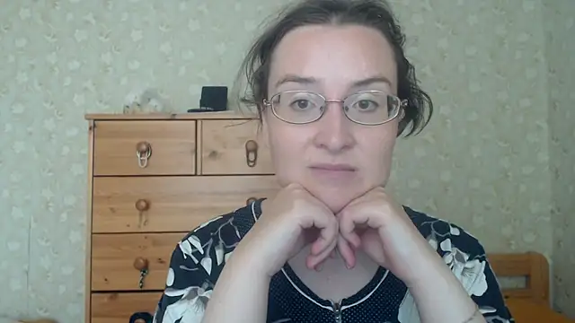 Snapshot of Smart_Rose chatting on 05/19/26, 12:33 Smart Rose online show from 05/19/26, 12:33
