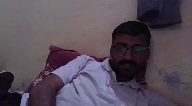 Snapshot of krishna8035 chatting on 02/18/25, 08:27 krishna8035 online show from 02/18/25, 08:27