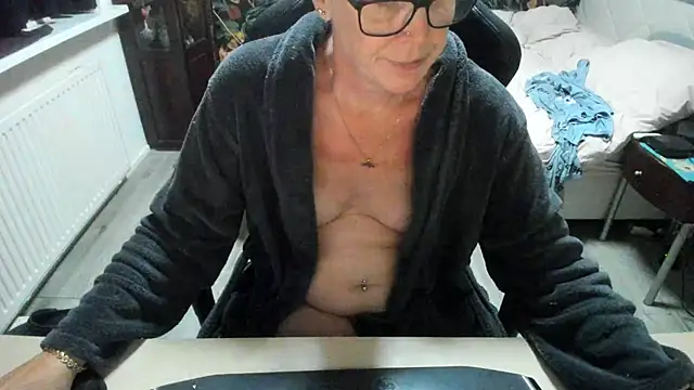 Snapshot of minoesje37 chatting on 09/15/25, 07:36 minoesje37 online show from 09/15/25, 07:36