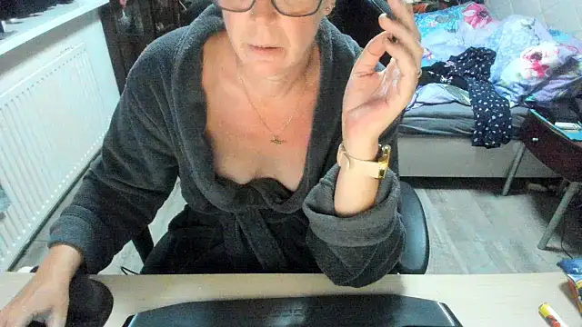 Snapshot of minoesje37 chatting on 09/30/25, 07:30 minoesje37 online show from 09/30/25, 07:30