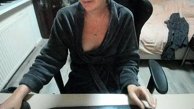 Snapshot of minoesje37 chatting on 10/20/25, 07:25 minoesje37 online show from 10/20/25, 07:25