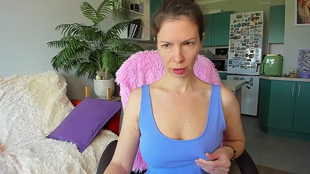 ChristinaGlory online show from 05/17/26, 08:55