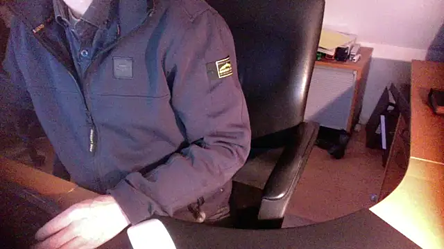 Snapshot of outlaw200 chatting on 12/12/24, 08:36 outlaw200 online show from 12/12/24, 08:36